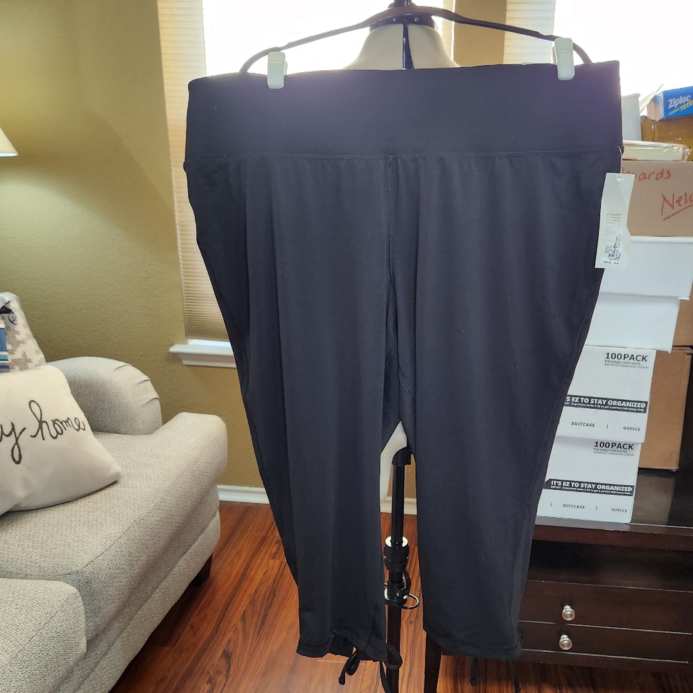 Livi Active Capri Pants with Cute Crisscross Tie with a Bow 26/28 - Picture 2 of 7